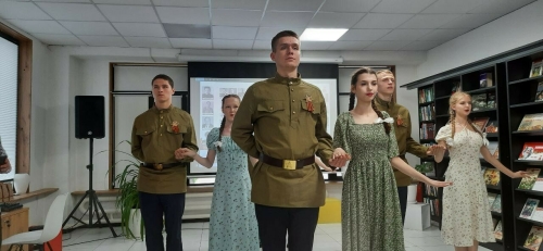 Ульяновскида Бөек Җиңүгә багышланган «Бер адым да артка чигенмәм...» әдәби кичәсе узды