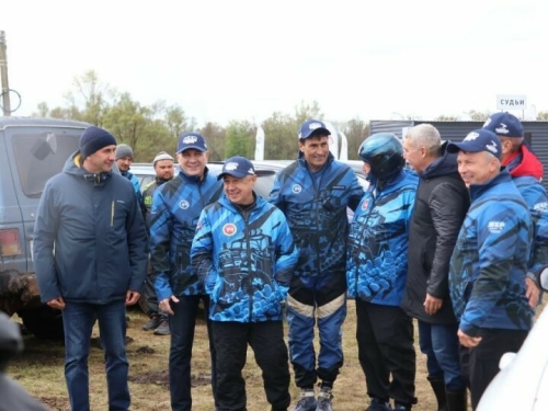 Актанышның Байсар авылында автоузышта район башлыклары да катнашты