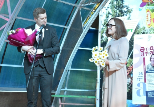 Әлмәттә шагыйрә Нәфисә Сабирҗанованың «Ромашкалар» дип аталган иҗат кичәсе узды