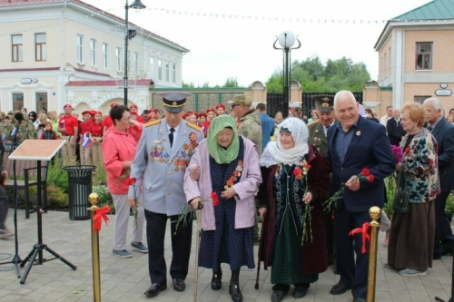 Алабугада тыл хезмәтчәннәре истәлегенә сквер ачылды