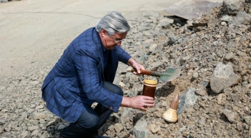 Васил Шәйхразыев Владивостокта истәлекле капсулага туфрак салу тантанасында катнашты