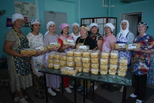 Кайбычта махсус хәрби операциядә катнашучылар өчен чәкчәк пешерделәр