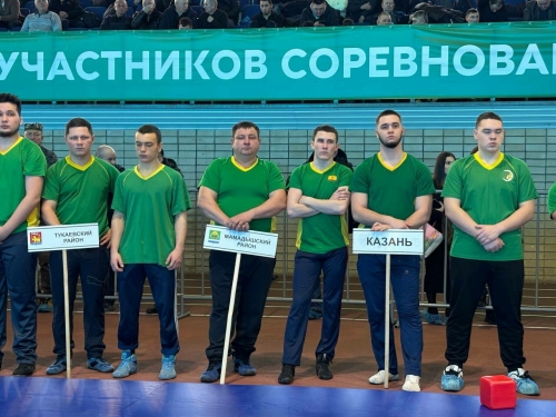 Алабугада көрәш буенча Татарстан чемпионаты башланды