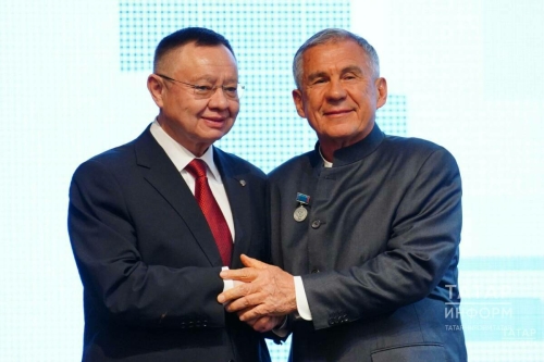 Рөстәм Миңнехановка «Россиянең мактаулы төзүчесе» исеме бирелде