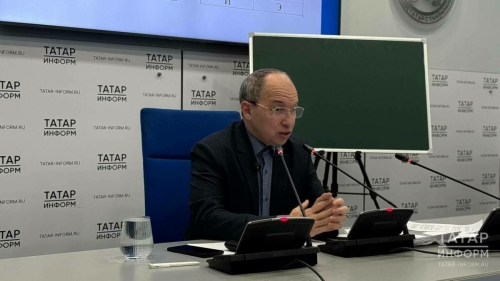 «Миллиард.Татар» Казанда чыгтай телен өйрәнү буенча дәрес оештыра