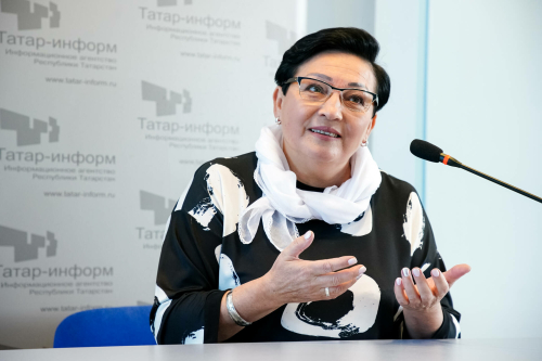 Флюра Абдуллина Флорид Әгъзамовны искә ала: Һәр студентка әтиләрчә җылы карашлы иде