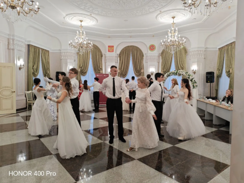 Татарстан Студентлар лигасы Лениногорск ЗАГСында бал оештырды