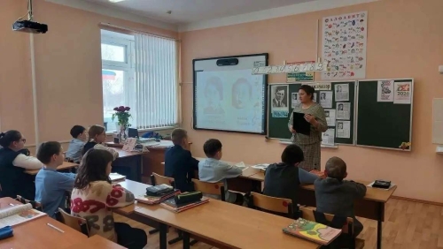 Бу дүшәмбе Татарстанның барлык мәктәпләрендә Муса Җәлил әсәрләреннән башланды