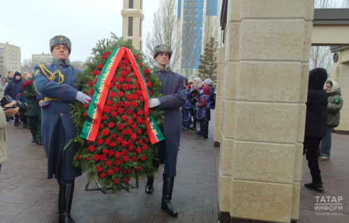 Казанның Җиңү паркындагы Мәңгелек утка чәчәкләр салдылар