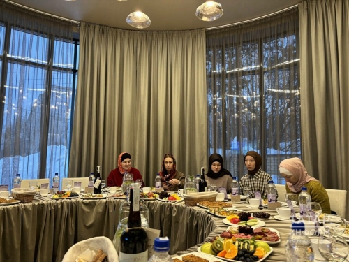 Бик зур савап: Казанның 10 ресторанында хатын-кызлар өчен хәйрия ифтарлары узды