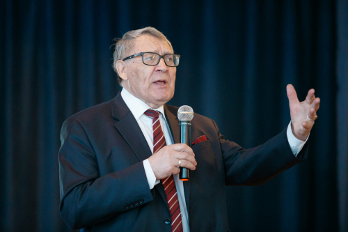 Татарстанның халык шагыйре Рәдиф Гаташның юбилеена багышланган әдәби кичә үтә