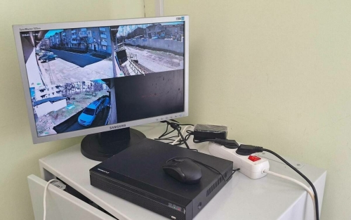 Казан волонтерлары Рубежноега «Возрождение» үзәге өчен видеокүзәтү системасы тапшырды