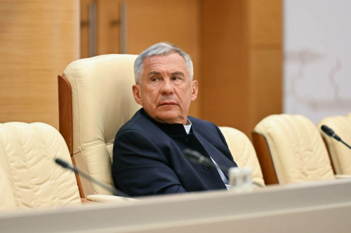 Рөстәм Миңнеханов галимнәрне «лабораторияләрдән чыгарга» чакырды