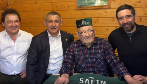 Лаеш районында сугыш ветераны Габдрахман Сафинны 104нче туган көне белән котладылар