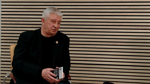 Махсус хәрби операция ветераны алгы сызыктагы вакыйгалар турында берничә китап чыгарган