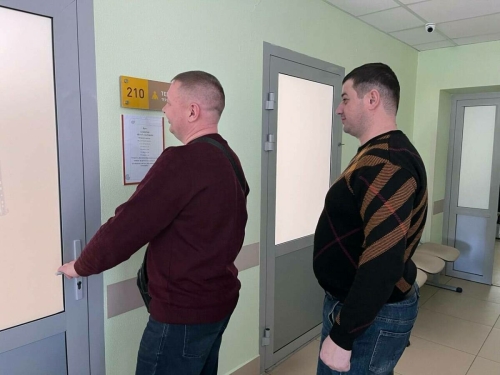 Кырымнан килгән ике укытучы махсус операциягә барыр алдыннан Татарстанда медкомиссия уза