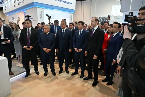 Рөстәм Миңнеханов «Иннопром. Үзәк Азия» күргәзмәсе белән танышты