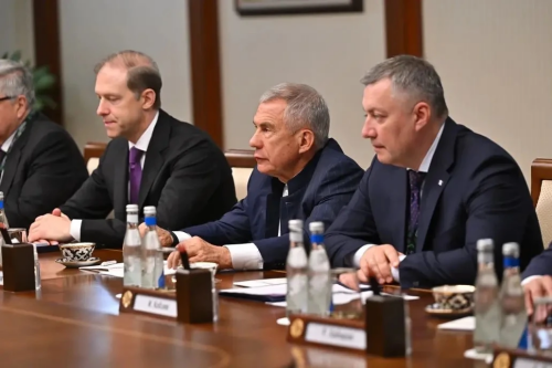 Рөстәм Миңнеханов Денис Мантуров белән Үзбәкстан премьеры очрашуында катнашты