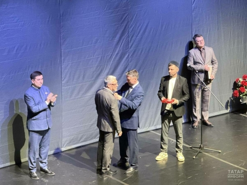 «Нур» театры баш режиссеры Татарстанның атказанган сәнгать эшлеклесе исеменә лаек булды
