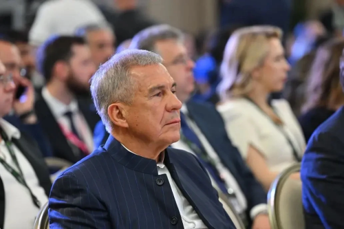 Рөстәм Миңнеханов «Иннопром. Үзәк Азия» күргәзмәсенең пленар сессиясендә катнашты