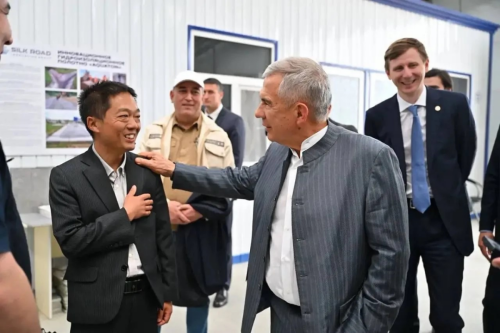 Рөстәм Миңнеханов Бохарада Татарстан ярдәме белән төзелә торган сәнәгать паркында булды