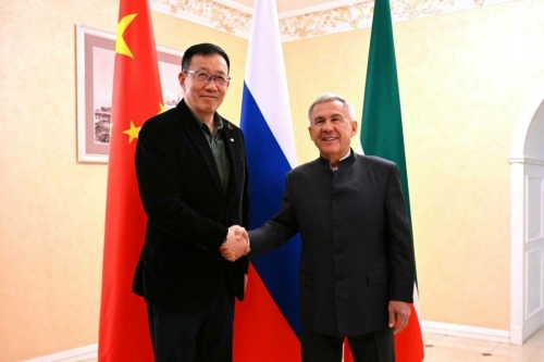 Рөстәм Миңнеханов Кытай оборона министры Дун Цзюнь белән очрашты