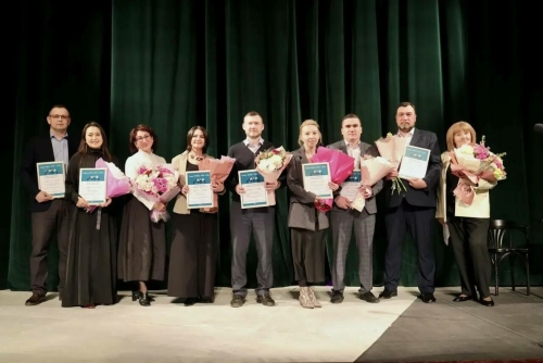 Әлмәттә заманча драматургия семинар-лабораториясе җиңүчеләрен котладылар