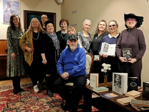 Татар китабы йортында Гариф Ахуновның «Йолдызлар калка» китабы тәкъдим ителде