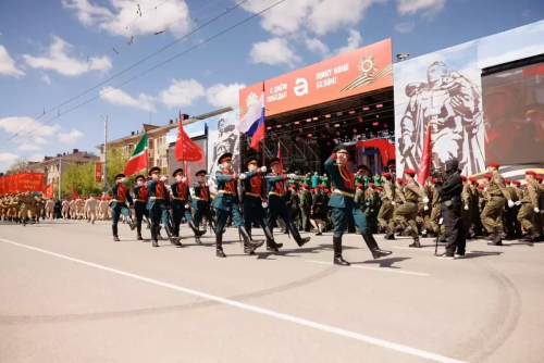 Әлмәт башлыгы 9 Майда эшләгән табиблар, волонтерлар һәм хокук саклаучыларга рәхмәт әйтте