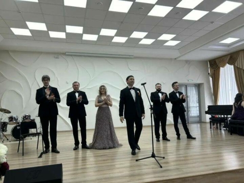 Татарстанның халык артисты Владимир Васильев Зәй музыка мәктәбендә концерт куйды
