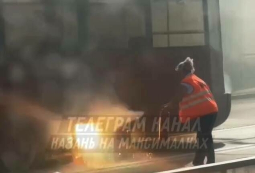 Казан үзәгендә трамвайга ут капкан