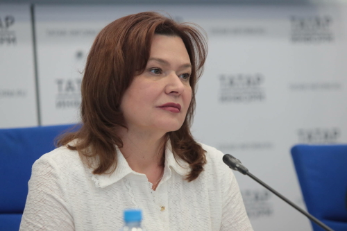 Светлана Захарова Балаларны яклау көне белән котлады
