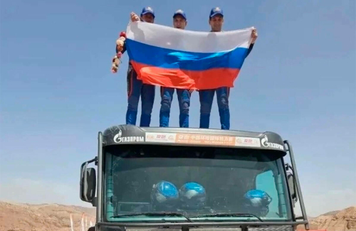 Миңнеханов КАМАЗ-мастер экипажларын «Такла-Макан» раллиенда җиңүләре белән котлады