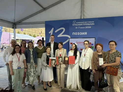 Муса Җәлилнең кызы Татарстан китап нәшриятының яңа басмаларын югары бәяләде
