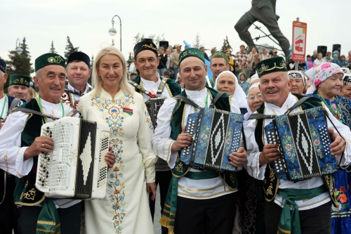 Казанда узган «Уйнагыз, гармуннар!» фестивалендә 800дән артык гармунчы катнашты