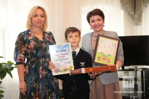 «Мин — җиңүче оныгы» бәйгесенең җиңүчеләрен бүләкләү тантанасы