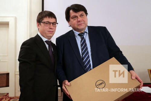 Төбәкләрдә татар телендәге матбугат чаралары җитәкчеләре белән очрашу