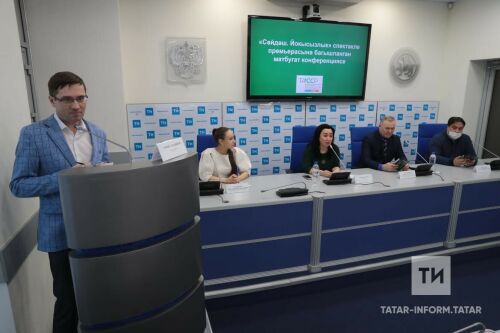 «Сәйдәш. Йокысызлык» спектакленә багышланган очрашудан фоторепортаж