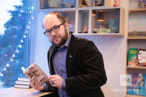 Булат Ибраһимов «Уйламаган көнем юк» китабын алды