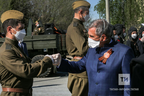 Җиңү паркында Совет солдатына һәйкәл ачу тантанасы