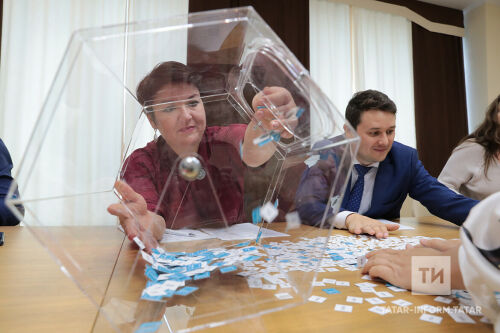 «Татмедиа» газета-журналларга язучылар арасында бүләкләр уйнатты