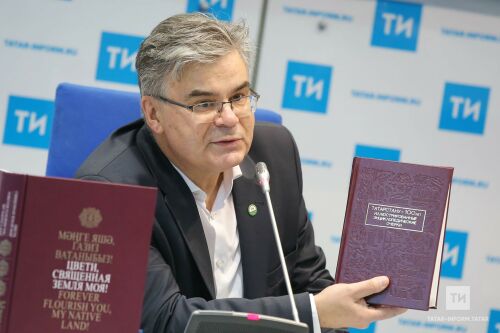 ТАССРның 100 еллыгы уңаеннан чыгарылган китапларны тәкъдим итү
