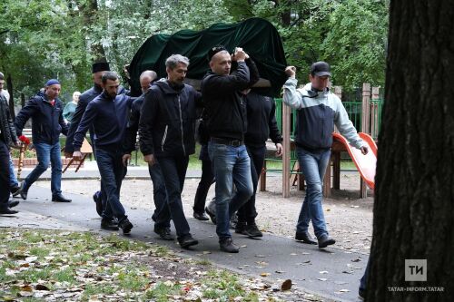 Казанда тележурналист Гөлнара Зиннәтуллинаны соңгы юлга озаттылар