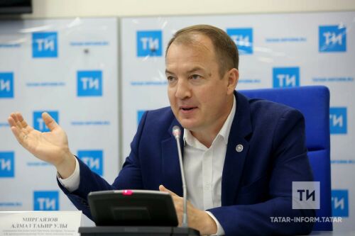 «Җәлил укулары» әдәби бәйгесенә багышланган матбугат очрашуыннан фоторепортаж