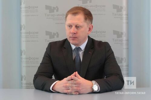 Минзәлә театры директоры Илнур Гайниев белән әңгәмәдән фоторепортаж