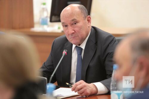 Татар телен саклау һәм үстерү мәсьәләләре комиссиясе утырышыннан фоторепортаж