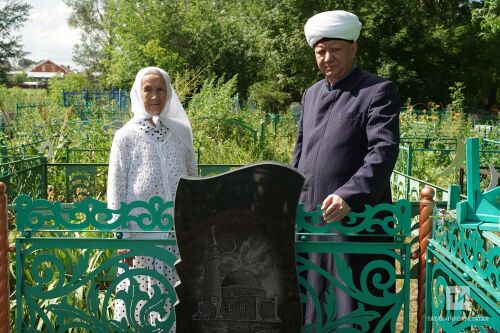 Чувашиядә Фәрит Гыйбатдиновны искә алу чараларыннан фоторепортаж