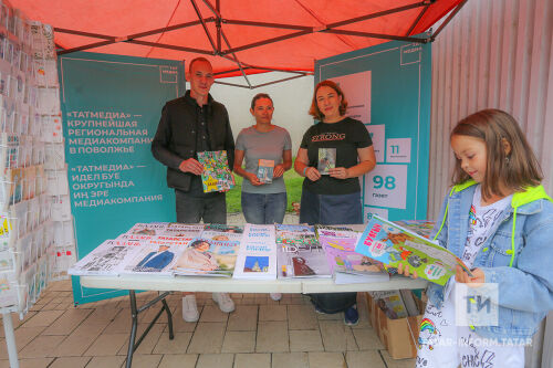 Заманча шигърият фестивале әдәби маркетыннан фоторепортаж