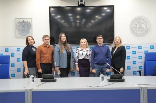 Татарстанда чуваш телендә чыга торган газета хезмәткәрләрен өстәмә укытудан фоторепортаж