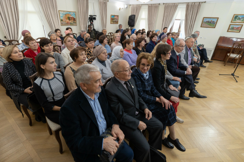 Әдәбият галиме Резедә Ганиеваны искә алу чарасыннан фоторепортаж